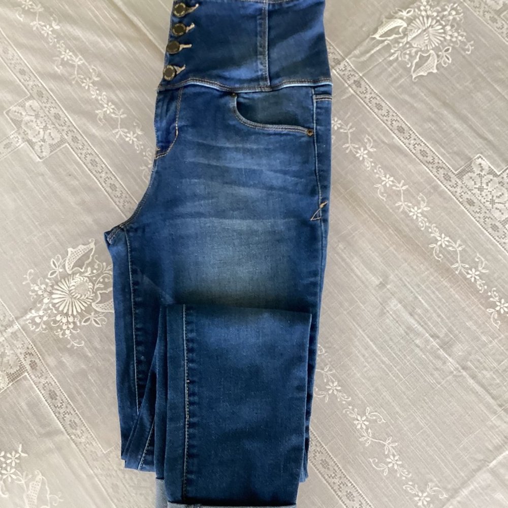 Jeans - Picture 3 of 4